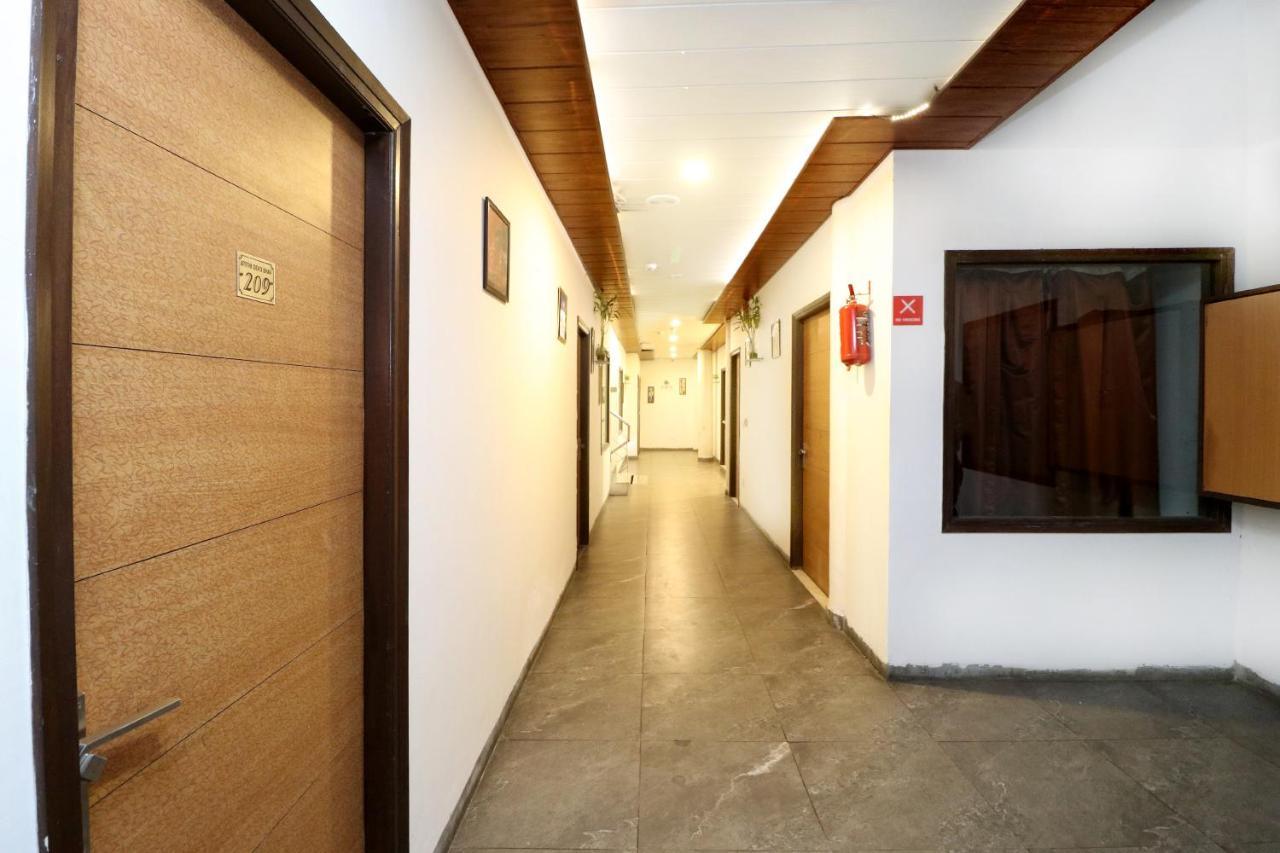 Hotel Seven- Center Of City Chandīgarh Exterior foto