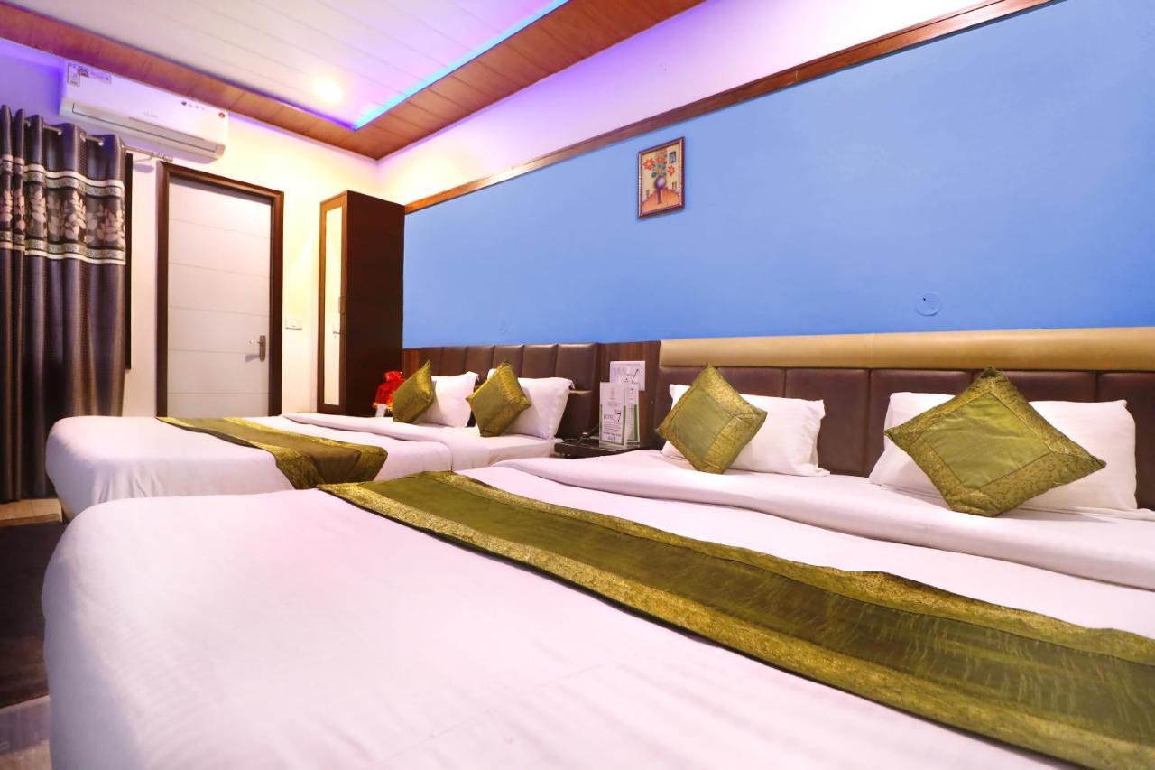 Hotel Seven- Center Of City Chandīgarh Exterior foto