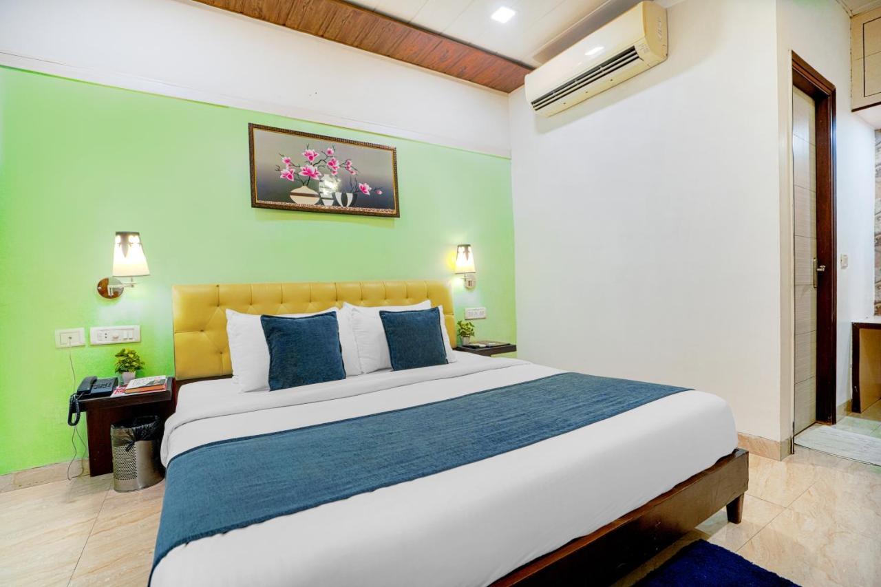 Hotel Seven- Center Of City Chandīgarh Exterior foto