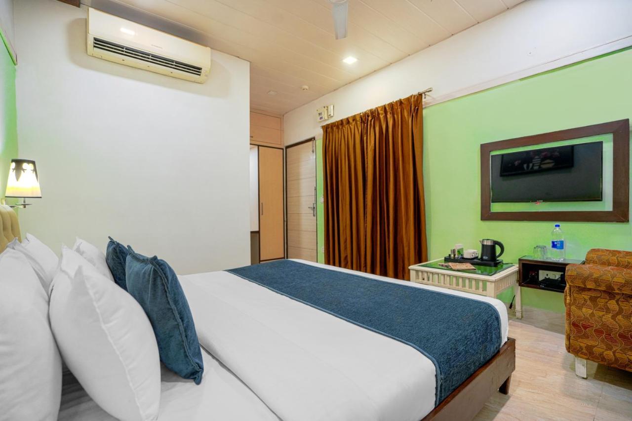 Hotel Seven- Center Of City Chandīgarh Exterior foto