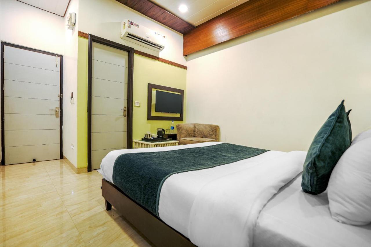 Hotel Seven- Center Of City Chandīgarh Exterior foto